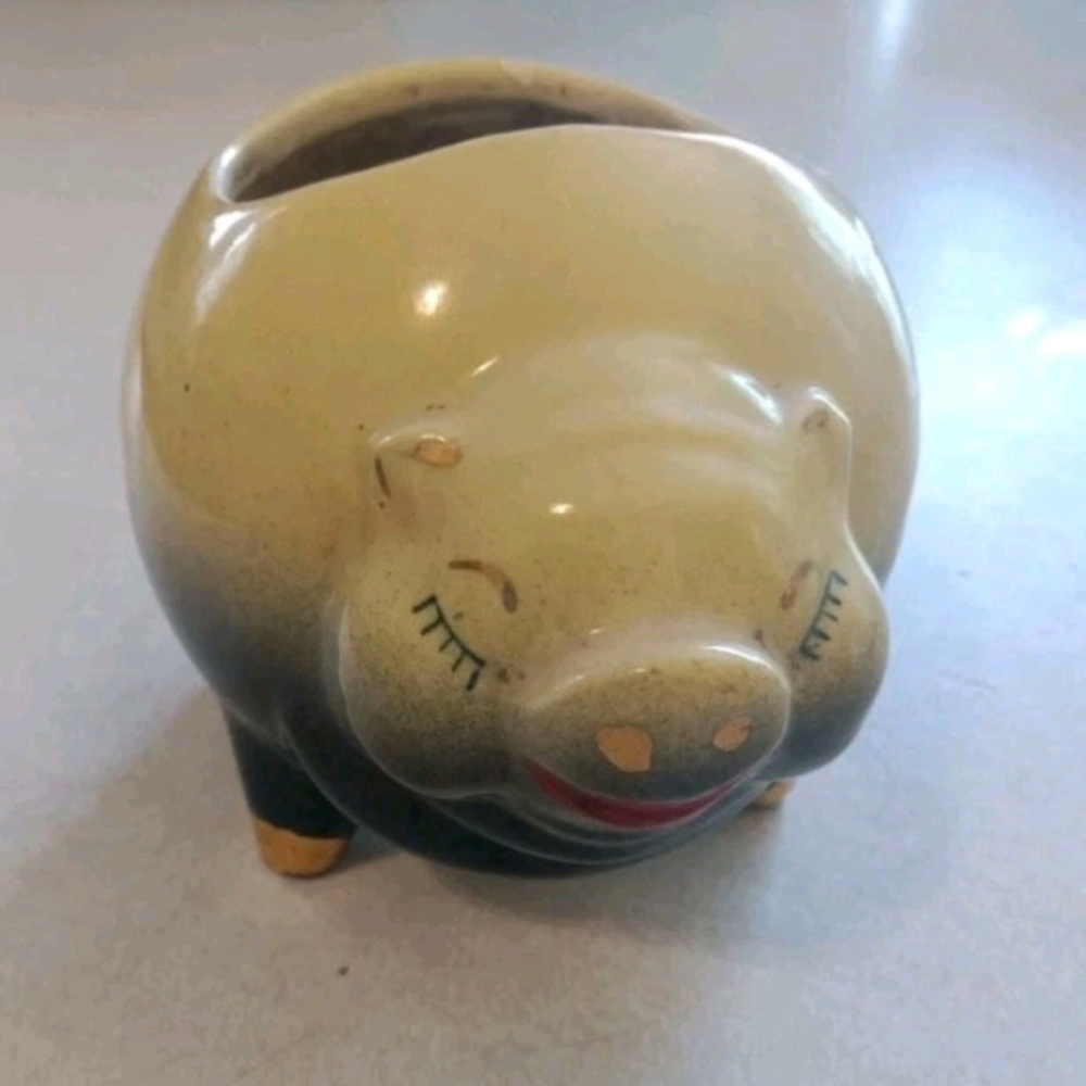 Cutest little vintage pig planter Marked USA 760 — likely 1940s–60s era. Kitsch